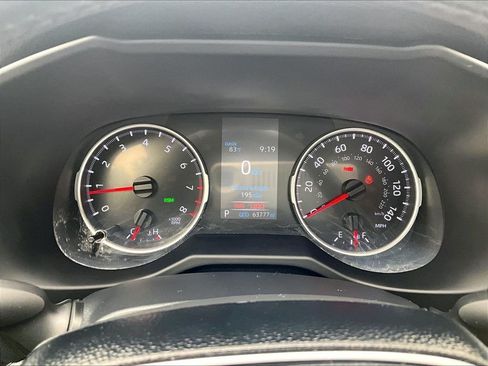 Used 2021 Toyota RAV4 XLE Premium AWD/4WD image 25