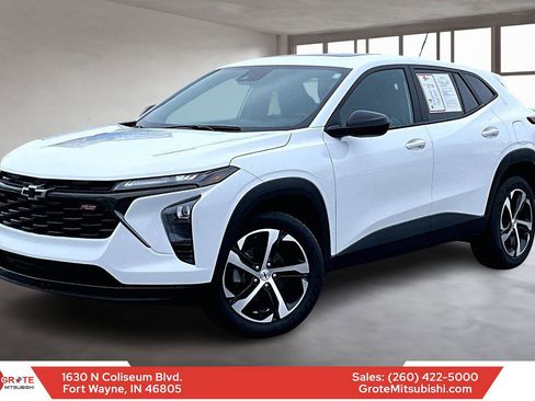 Used 2024 Chevrolet Trax RS w/ Sunroof Package image 1