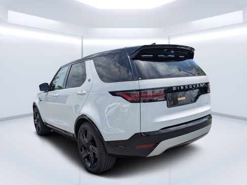 Used 2025 Land Rover Discovery Metropolitan Edition AWD/4WD image 5