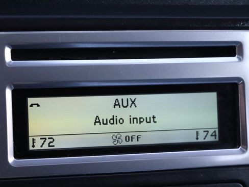 Used 2010 Volvo V70 image 20