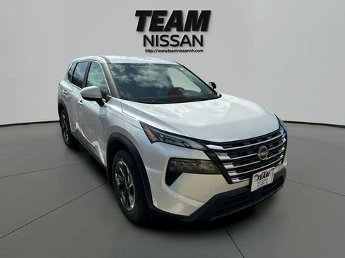 Certified 2025 Nissan Rogue SV AWD/4WD image 1