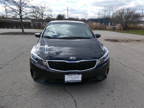 Used 2017 Kia Forte LX image 2