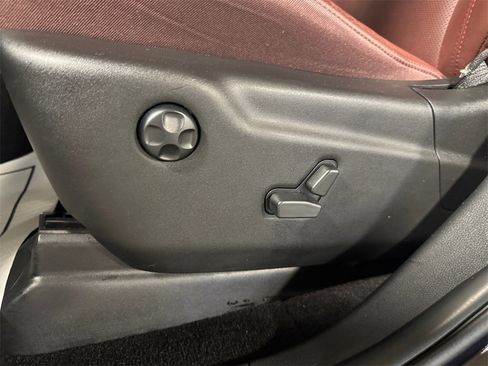 Used 2024 Dodge Durango GT image 13