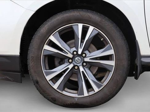Used 2017 Nissan Pathfinder Platinum w/ Cargo Package AWD/4WD image 9