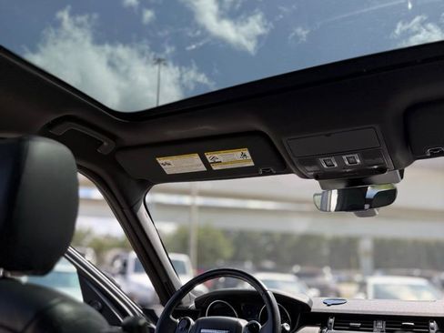 Used 2019 Land Rover Discovery SE image 20