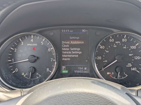 Used 2019 Nissan Rogue SV AWD/4WD image 30