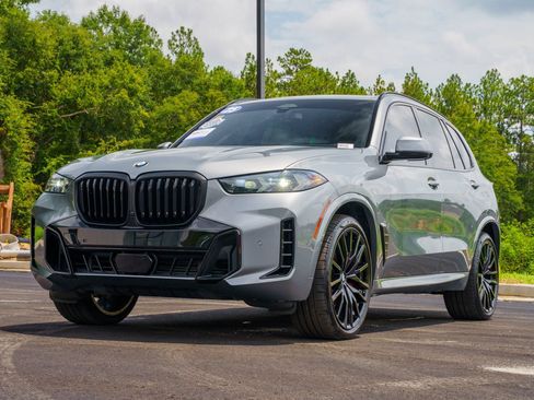 Used 2025 BMW X5 xDrive40i w/ M Sport Package AWD/4WD image 4