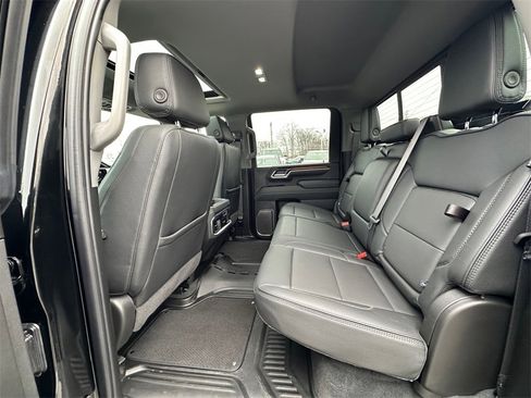 Used 2025 GMC Sierra 2500 Denali image 24