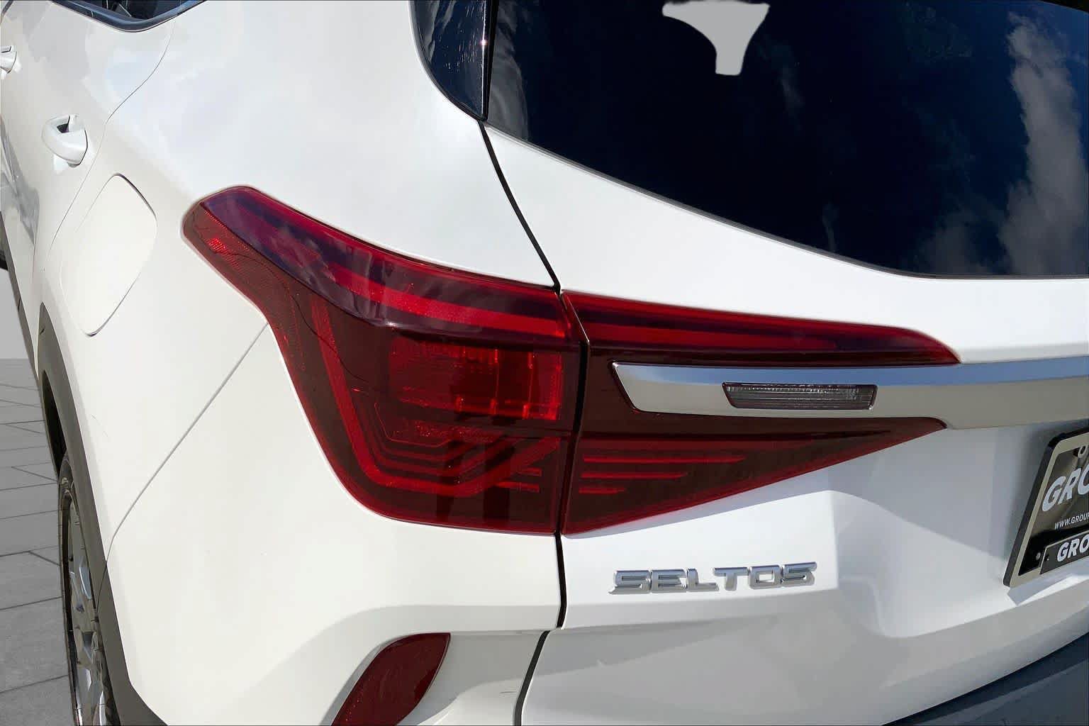 Used 2022 Kia Seltos S FWD image 28