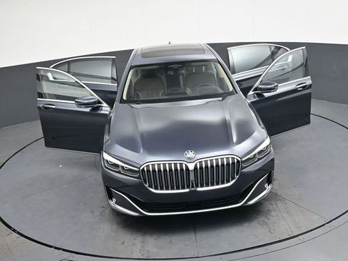 Used 2020 BMW 750i xDrive image 43