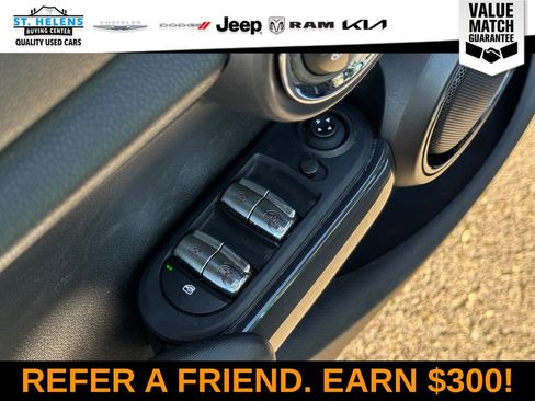 Used 2020 MINI Cooper 4-Door Hardtop w/ Storage Package image 18