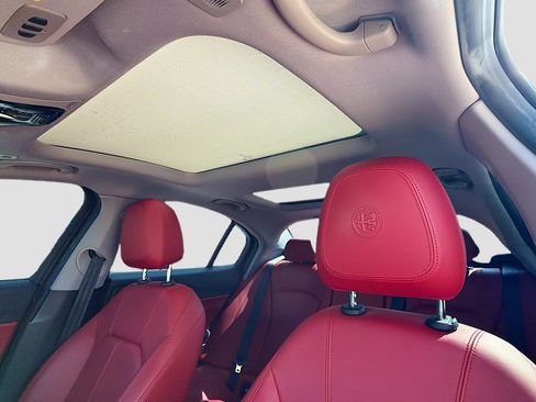 Used 2021 Alfa Romeo Giulia Sprint w/ Sun & Sound Package image 25