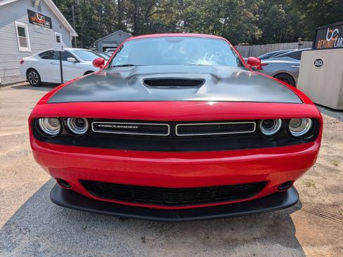 Used 2023 Dodge Challenger GT RWD image 2