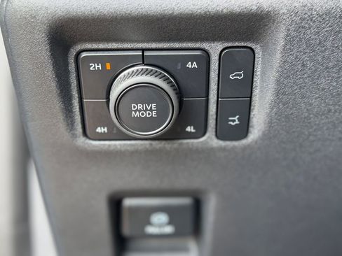 Used 2025 Ford Expedition Platinum AWD/4WD image 18