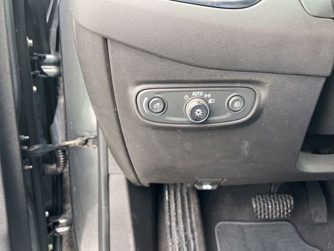 Used 2021 Chevrolet Equinox LT AWD/4WD image 16