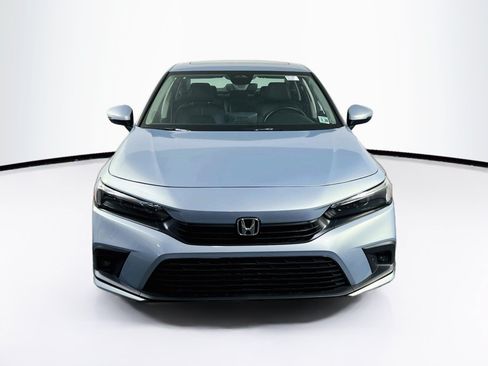 Used 2023 Honda Civic Touring image 2