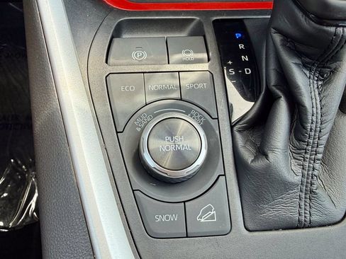 Used 2020 Toyota RAV4 TRD Off-Road w/ TRD Off-Road Weather Package AWD/4WD image 32