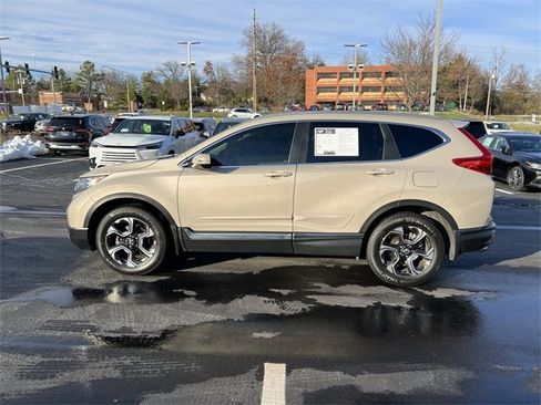 Used 2018 Honda CR-V Touring image 6