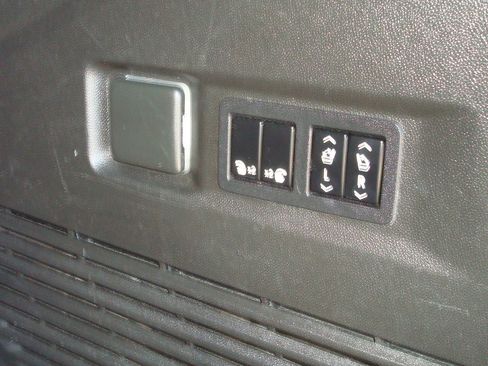 Used 2021 Chevrolet Tahoe Z71 w/ Z71 Signature Package image 14