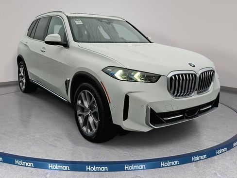 New 2026 BMW X5 xDrive40i w/ Premium Package image 3