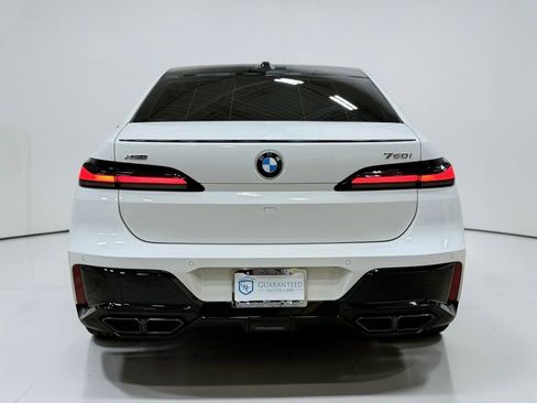 Used 2024 BMW 760i xDrive w/ Premium Package AWD/4WD image 19