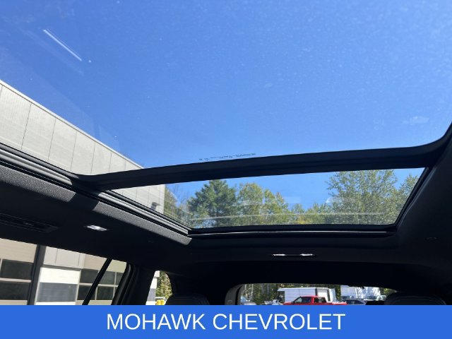 Used 2025 Buick Enclave Sport Touring w/ Power Package AWD/4WD image 19