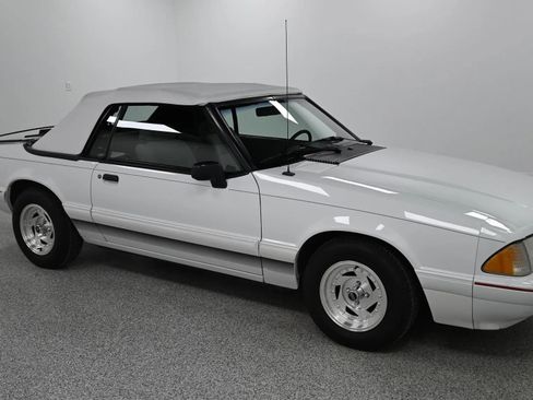 Used 1992 Ford Mustang LX image 7