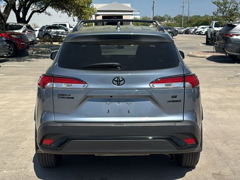 Used 2024 Toyota Corolla Cross AWD Hybrid image 6