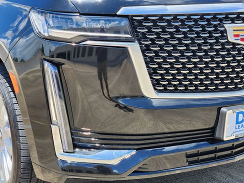 Used 2021 Cadillac Escalade Luxury AWD/4WD image 9