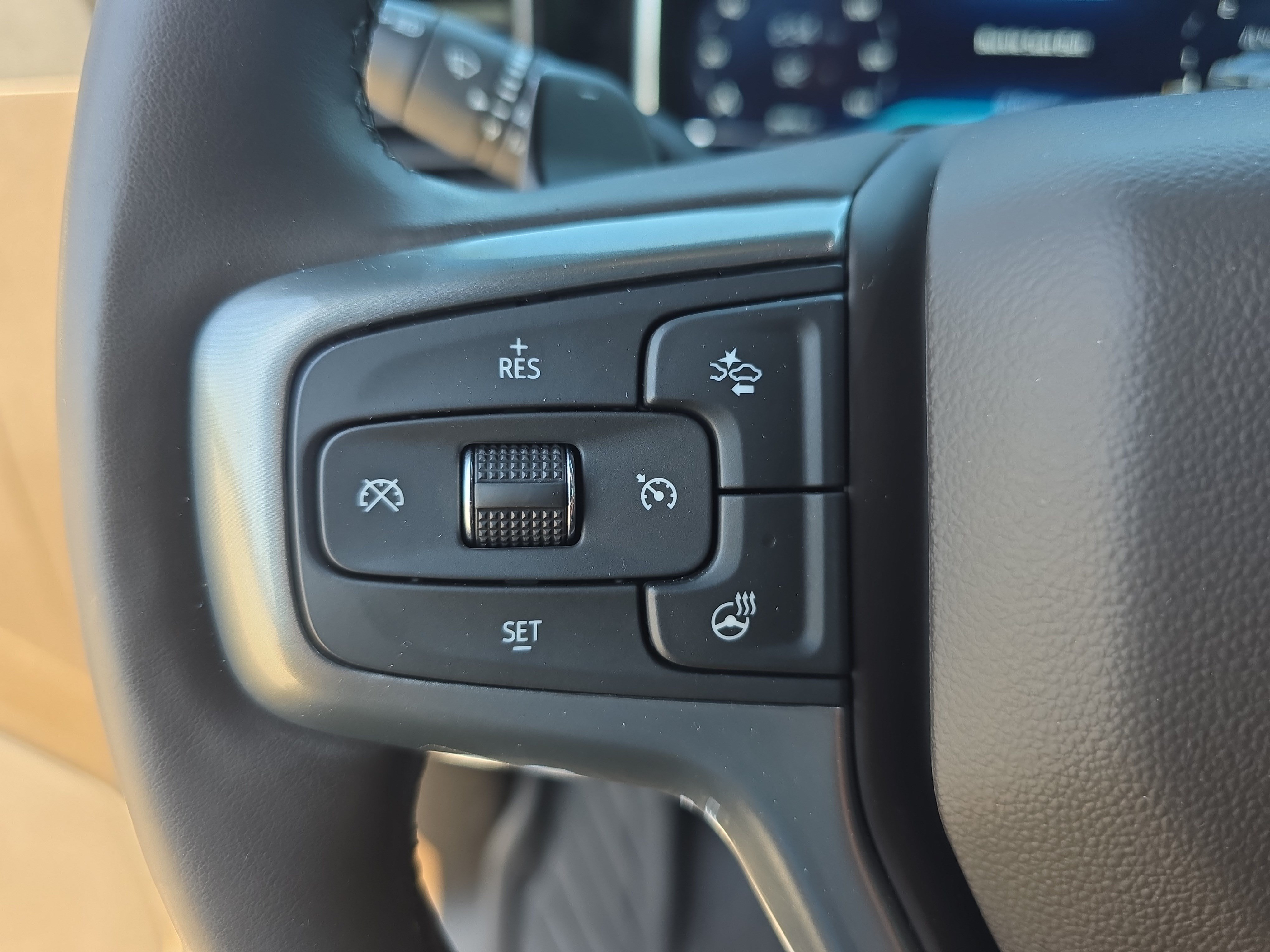 Used 2024 Chevrolet Silverado 1500 LTZ AWD/4WD image 16