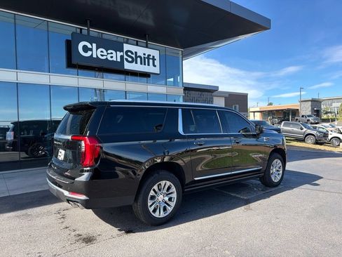 Used 2025 GMC Yukon XL Denali w/ Sun & Power Step Package AWD/4WD image 6