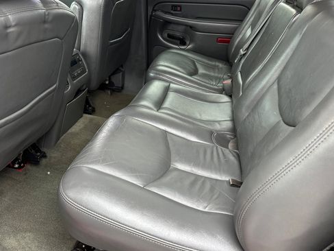 Used 2006 Chevrolet Silverado 2500 W/T w/ Skid Plate Package image 12