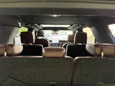 Used 2022 Ford Expedition Limited RWD image 11