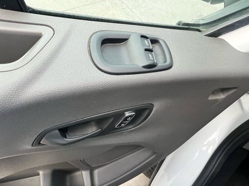 Used 2025 Ford Transit 350 XLT RWD image 19