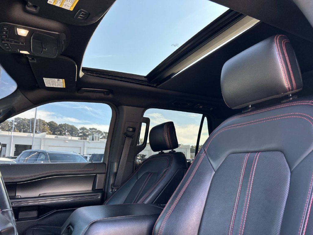 Used 2019 Ford Expedition Limited w/ Equipment Group 303A AWD/4WD image 25