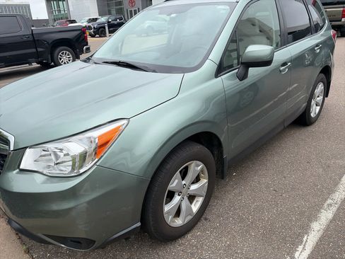 Used 2016 Subaru Forester 2.5i Premium w/ Popular Package #2 AWD/4WD image 3