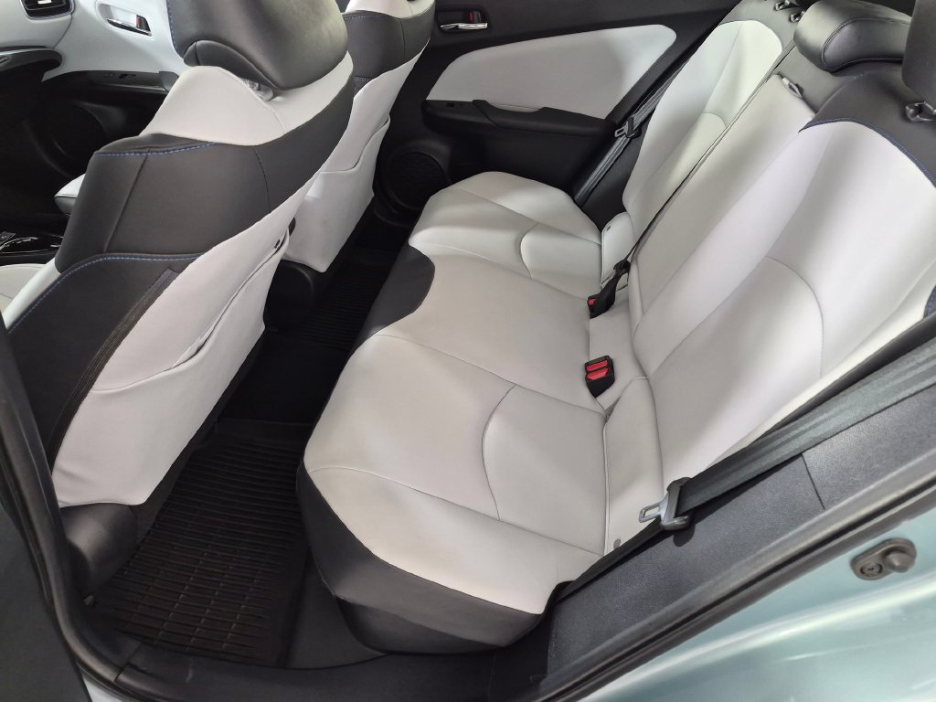 Used 2022 Toyota Prius Limited w/ Premium Convenience Package FWD image 25