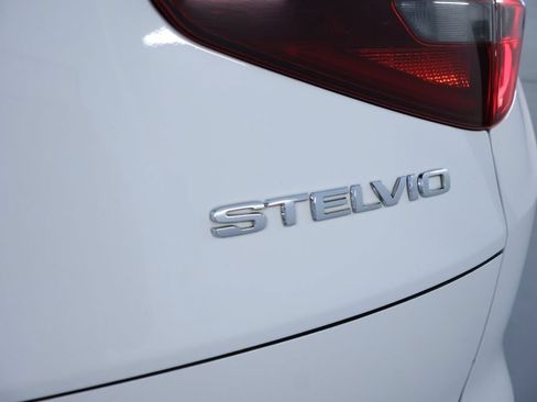 Used 2018 Alfa Romeo Stelvio Ti AWD/4WD image 10