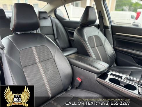 Used 2024 Nissan Altima 2.5 SR FWD image 14