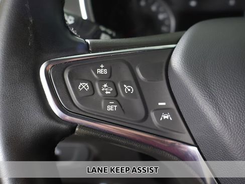 Used 2023 Chevrolet Equinox LT image 3