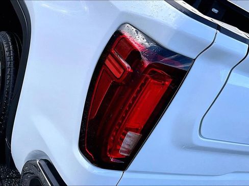 Used 2025 GMC Sierra 1500 SLT image 24