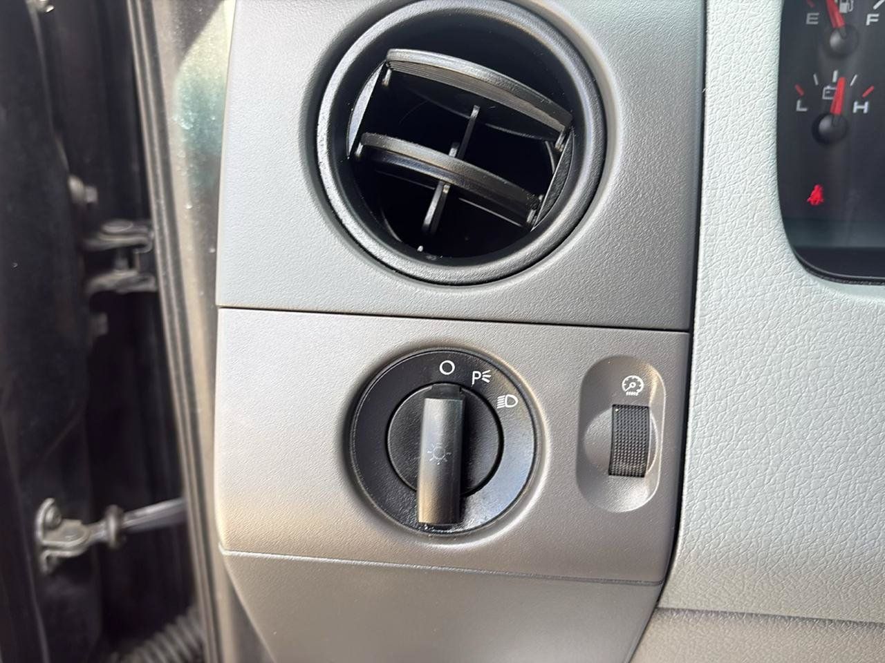 Used 2005 Ford F150 STX RWD image 14
