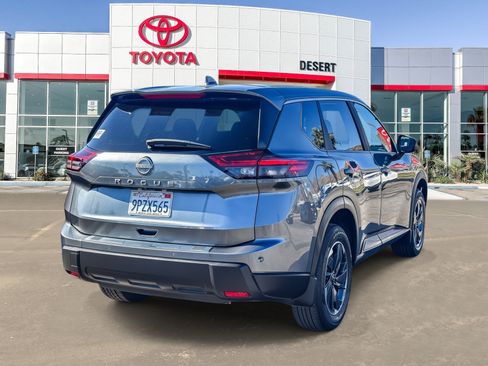 Used 2025 Nissan Rogue SV FWD image 7