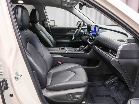 Used 2024 Toyota Grand Highlander FWD image 22