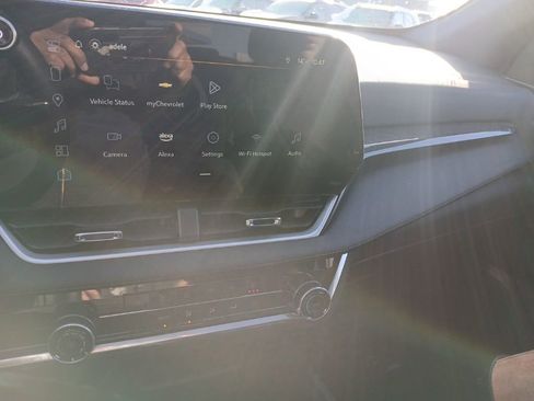 Used 2025 Chevrolet Equinox LT image 21