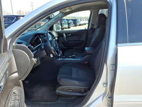 Used 2016 Chevrolet Traverse LT w/ Traveler's Package image 4
