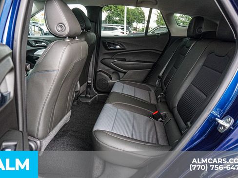 Used 2024 Chevrolet Trax LT w/ LT Convenience Package FWD image 22