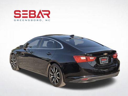 Used 2017 Chevrolet Malibu LT w/ Leather Package FWD image 8
