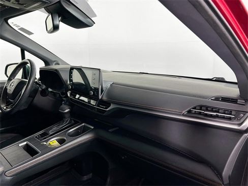Used 2021 Toyota Sienna XSE image 26
