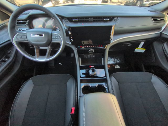 New 2027 Jeep Grand Cherokee Altitude RWD image 13